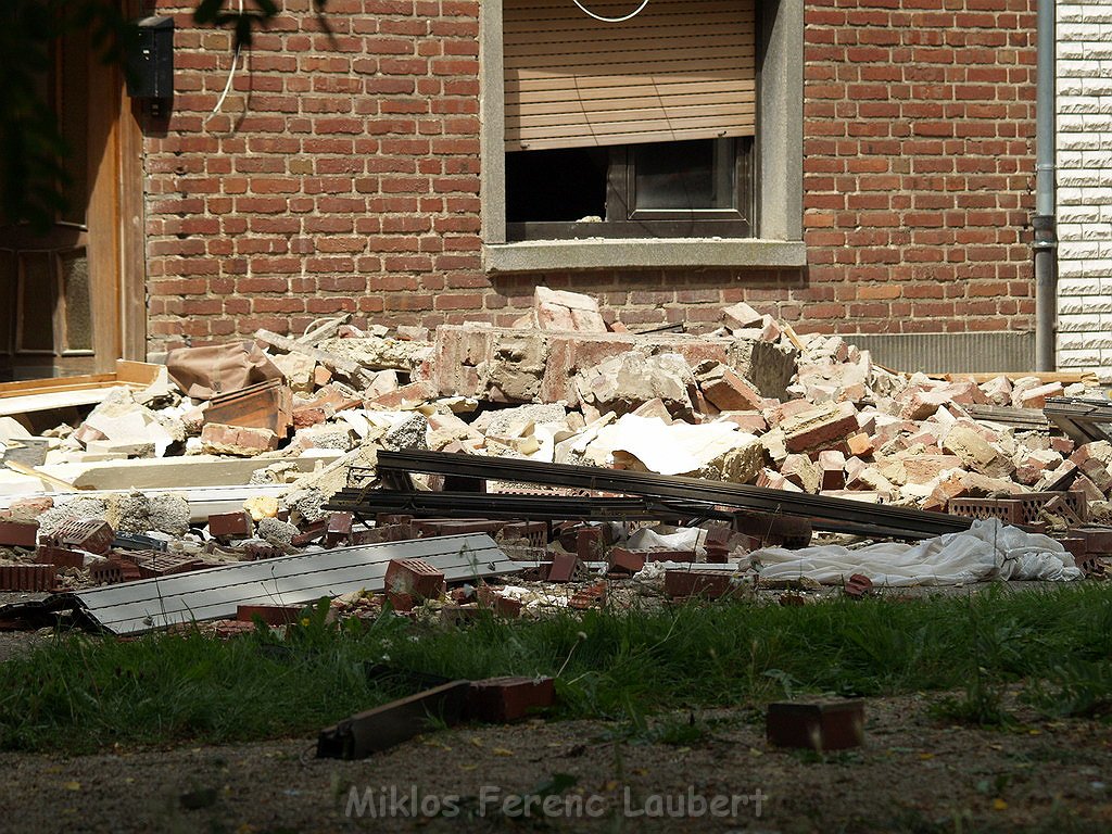 Detonation im Haus Erftstadt Dirmertsheim Brueckenstr P604.JPG